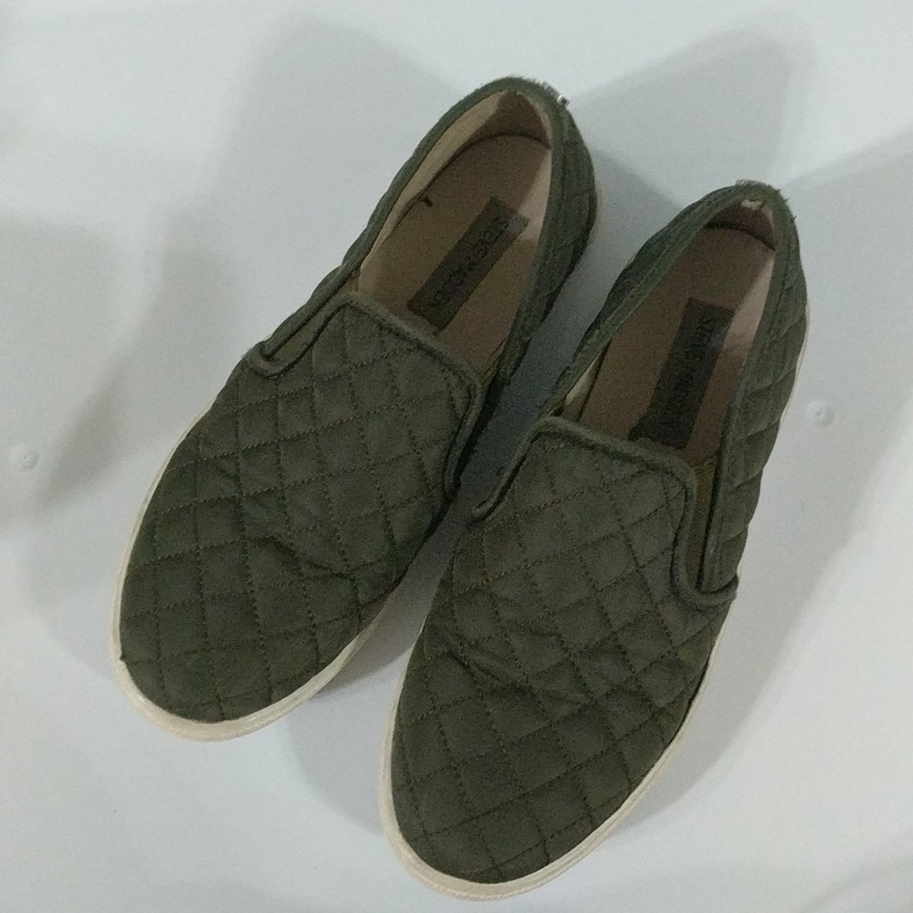 STEVE Madden Ecntrcqt Olive Green Quilted Slip On Loafers Shoes - size 8.5